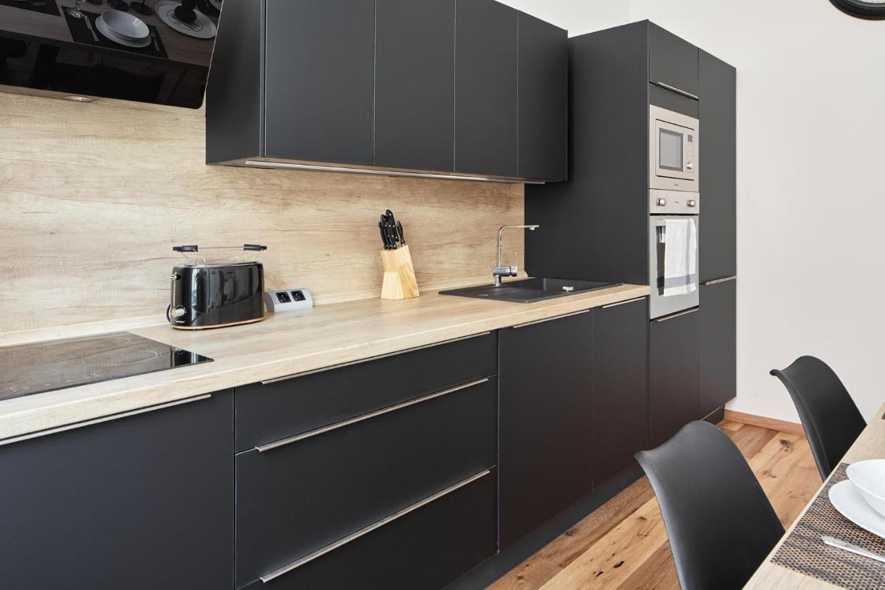 Prague Days - Stylish Apartment - Workspace ภายนอก รูปภาพ